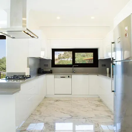 6bedroom With Pool In Yalikavak Bodrumbd4140 *
